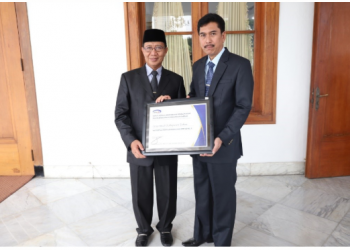 Penghargaan Atas Capaian Maturitas Penyelenggaraan SPIP Level 3 dari BPKP diterima Pemkab Tuban