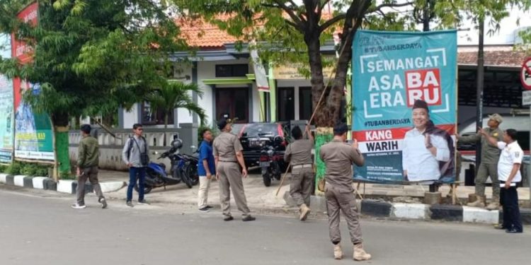 Ancaman Pencopotan Bagi Baliho Bacabup/Bacawabup Tuban Yang Tidak Bayar Pajak Reklame.
