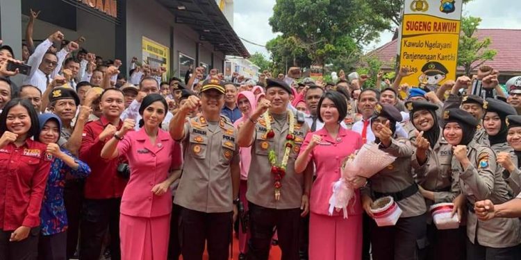 Farewell Kapolres Tuban Jebolan Batalyon Sanika Satyawada . Yang datang membawa Harapan yang pergi membawa Kenangan