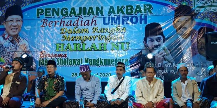 Setiajit Hadir dan Berikan Hadiah Umrah di Acara Pengajian Akbar Harlah NU