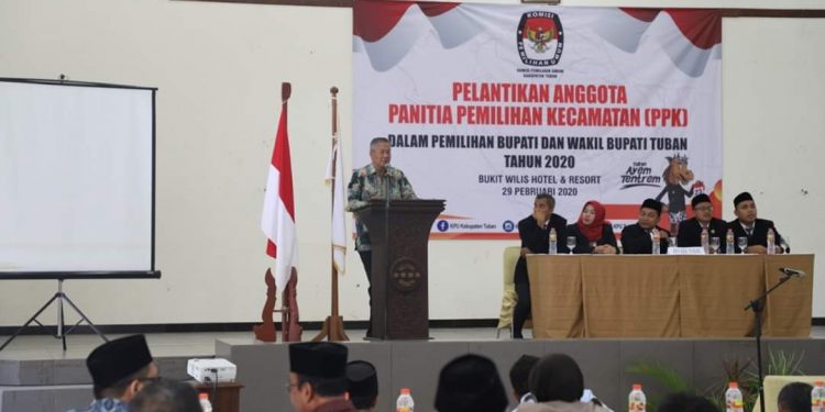 100 PPK Pilkada Kabupaten Tuban 2020 Dilantik Ketua KPU.