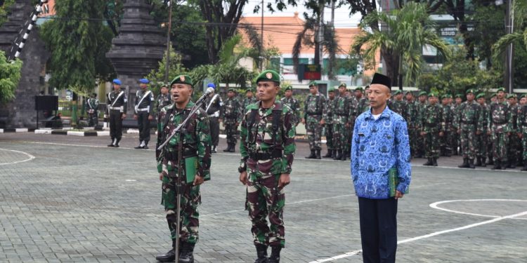 Kodim 0811 Tuban Laksanakan Upacara Pengibaran Bendera Merah Putih