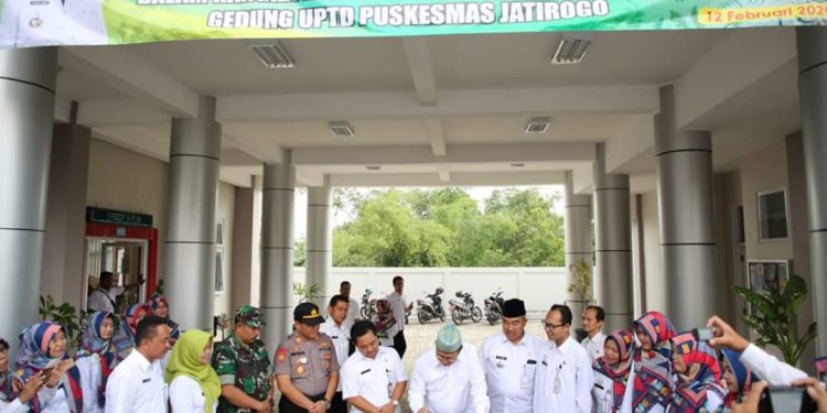 Kadis Kesehatan Dampingi Bupati Tuban Resmikan Puskesmas Jatirogo.