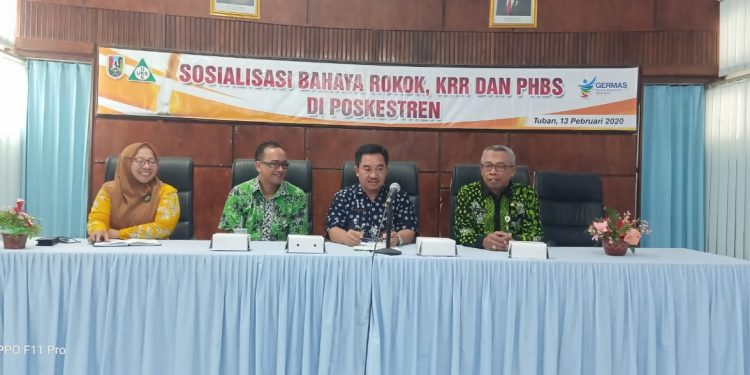 Sosialisasi Bahaya Rokok, KKR dan PHBS Di Poskestren.