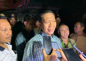 Pasar Baru Tuban Terbakar. Bupati : Akan Didirikan Kios Sementara , Biar Pedagang Melanjutkan Usahanya.