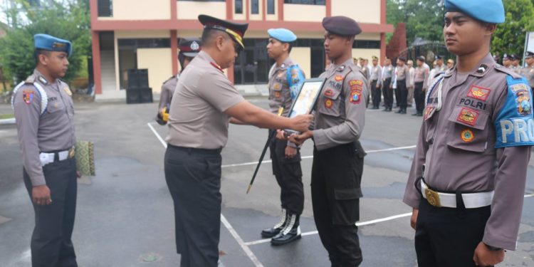 Edarkan Uang Palsu , Satu Personil Polres Bojonegoro Di Pecat, Ini Pesan Kapolres