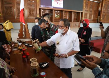 Dumbeg, Bolen Siwalan, dan Kerupuk Kulit Pisang Warnai Lomba Cipta Kreasi Kuliner Tuban