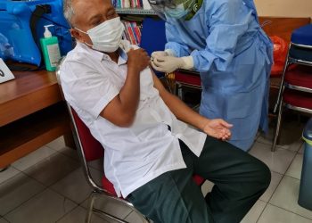 Forkopimda Terima Vaksinasi Kedua. Ketua DPRD Tuban : Insya Allah Vaksin Halal dan Aman