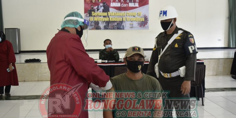 Gelar Vaksinasi Covid-19 Untuk Prajurit Dan ASN, Dandim 0811 Tuban Ajak Masyarakat Tidak Perlu Takut dan Khawatir Untuk Divaksin