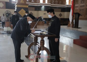 Lantik Pejabat Eselon II Dijajaran OPD Tuban , Bupati Singgung penurunan pertumbuhan ekonomi mencapai 5,8 persen dan tentang informasi dan berita palsu