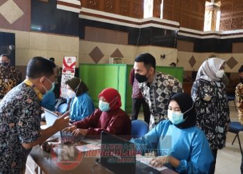 Kadis Kesehatan Tuban Kawal Vaksinasi massal