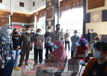 Vaksinasi massal, Pemkab Tuban Target 9 Ribu Vaksinasi Covid-19