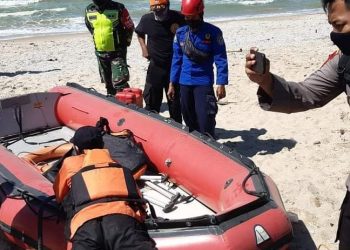 Berniat Cuci Jeroan Hewan Korban, Seorang Santri Terseret Ombak