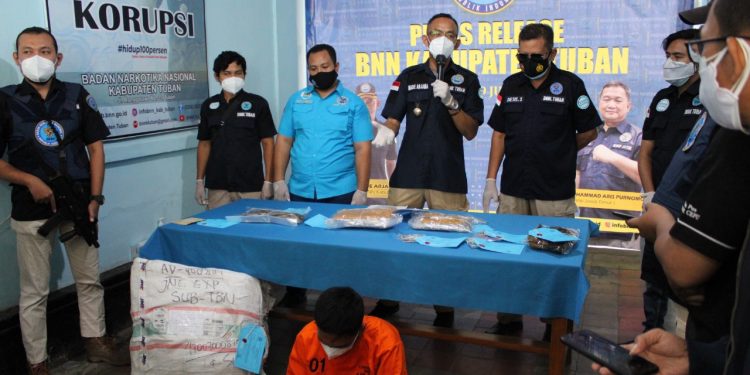 Busyeeet, Bawa Ganja Warga Parengan di amankan BNNK Tuban