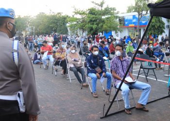 Polres Tuban Diserbu Warga Untuk Vaksinasi Massal Kedua