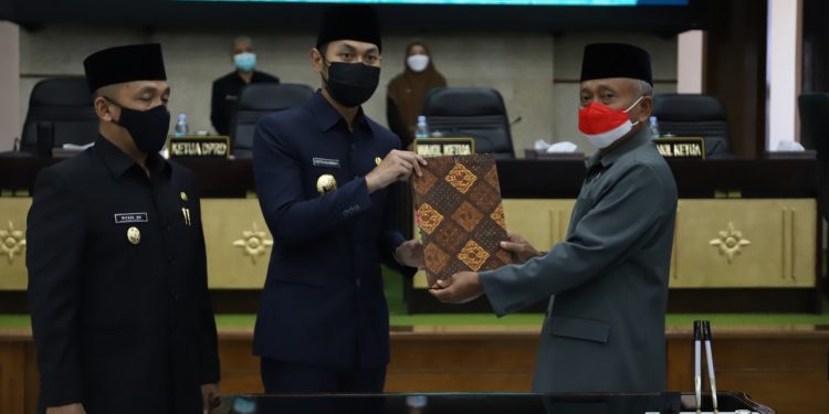 DPRD Tuban dan Bupati Sepakat dan Tanda Tangani KUPA-PPAS TA 2021