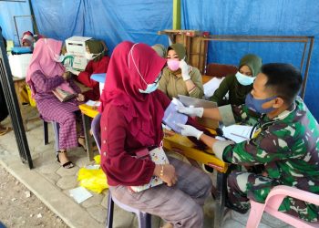 Kodim 0811 Tuban Bikin Inovasi Berwisata Sambil Vaksin di Pantai Kelapa