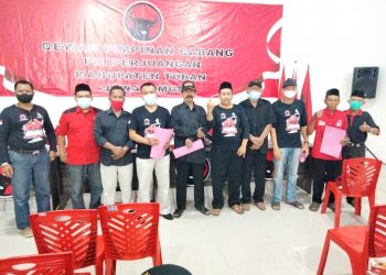 Rapat Konsolidasi Banteng Ronggolawe Penyerahan SK Kepengurusan Korcam Barong