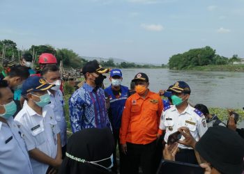 Mas Bupati Tuban Ikut Menyisir Pencarian Korban Perahu Tenggelam, Ini Data Para Korban 👇