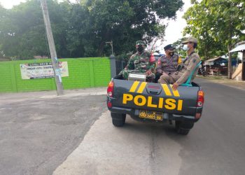 Babinsa Koramil 15 Jenu, Patroli Bersama Himbau warga Ajak Warga Vaksin