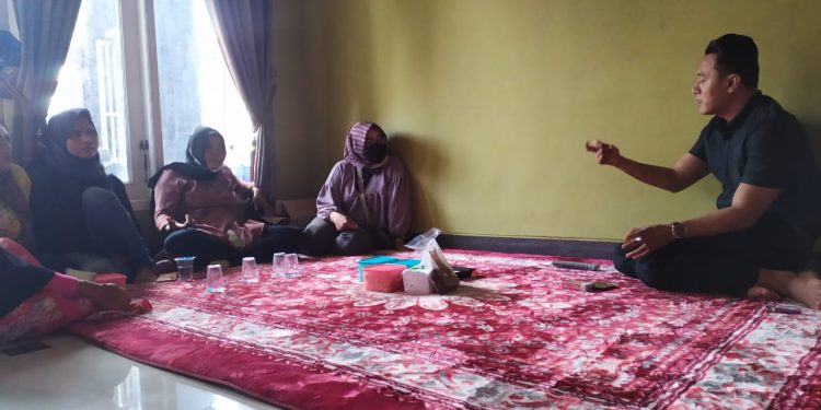 Merasa Penanganan Perkara Lambat,  Warga Tluwe Wadul Kuasa Hukum