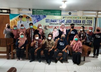Peringati HJT ke-728 dan HKN ke – 57 dengan Potong Tumpeng, Dinkes Tuban Terapkan Prokes