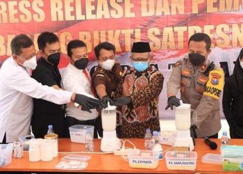 Polres Tuban Jelang Akhir Tahun Musnahkan Puluhan Ribu Barang Bukti Pil Berbagai Jenis  