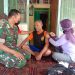 Maksimalkan Target Vaksinasi Lansia Di Tuban, Babinsa 0811/12 Bancar Dan Bidan Desa Rela Vaksinasi Door to Door