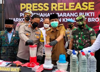Musnahkan BB, Ribuan Liter Miras dan Sabu 12,5 gram Dimusnahkan