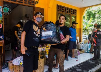 Peduli Erupsi Semeru, Paguyuban Arek Jawa Timur Salurkan Bantuan