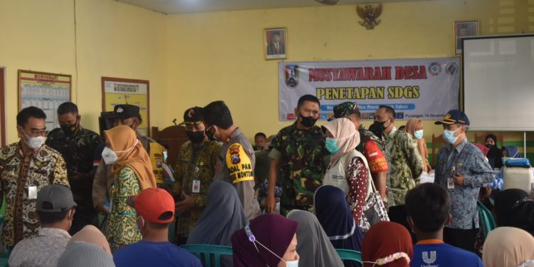 Dandim 0811 Tuban Bersama Forkopimda Tinjau Vaksinasi di Montong