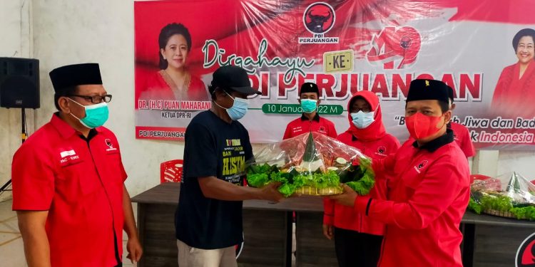 DPC PDI Perjuangan Kabupaten Tuban Peringati HUT PDIP ke-49 Dengan Potong Tumpeng Ketua dan Sekretaris : Ingatkan Pentingnya Penguatan Ideologi