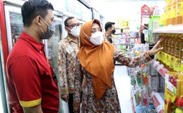 Bupati Mojokerto Sidak Tempat Retail Modern Terkait Pemberlakuan Minyak Goreng Satu Harga