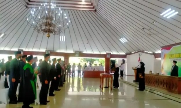 Lantik 30 Pejabat Pemkab Bojonegoro, Ini Pesan Bupati Anna