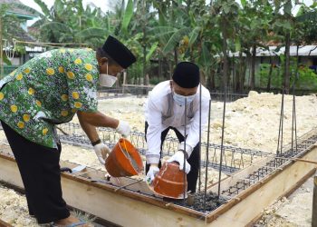 Peletakan Batu Pertama Ponpes Roudlotut Tholibin Oleh Wabup Tuban