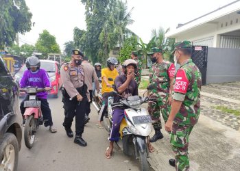 Babinsa Koramil 0811/03 Semanding Bersama Tiga Pilar Gelar Operasi Yustisi