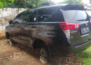 Warga makin resah, kali ini pencuri ban mobil sasar mobil rental