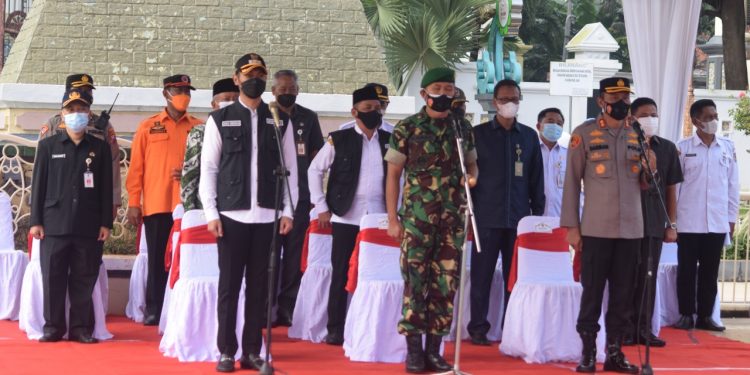 Dandim 0811 Tuban Pimpin Apel Lounching Mobil Vaksin Pedesaan