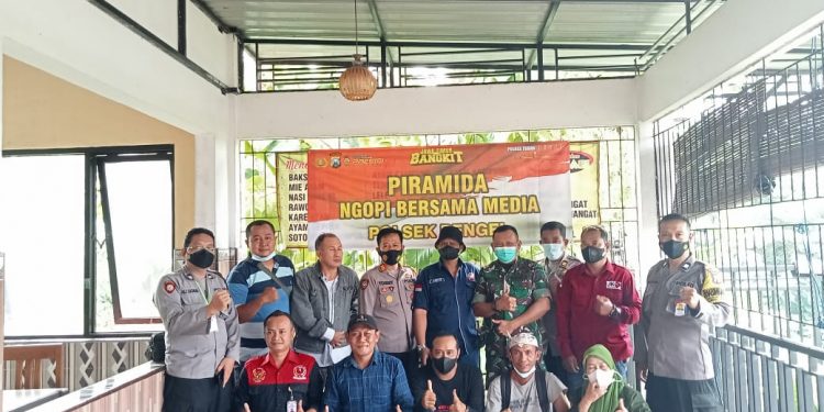 Kapolsek Rengel Ngopi Bareng Bersama Media Yang di Kemas Dalam “PIRAMIDA”