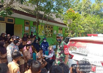 Layanan Mobil Vaksin Pedesaan “Grebeg” Siswa di SDN 01 Widang Layani Vaksin Umur 6-11 Tahun