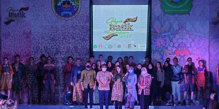 Resmikan Gebyar Batik Pamekasan 2022, ini pesan Ketua Dekranasda Jatim