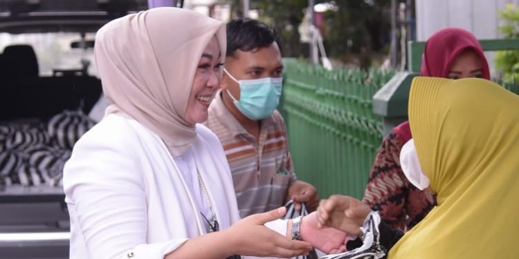 Sebagai Bentuk Kepedulian, Ketua Komisi IV DPRD Tuban Gelar Reses dan Berbagi Sembako ke Masyarakat