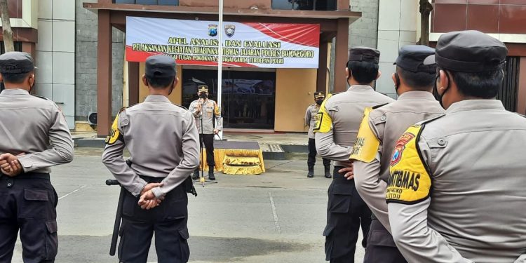 Pimpin Apel Bhabinkamtibmas, Kapolres Bojonegoro :  Optimalisasi Tugas dan Latkatpuan Para Bhabinkamtibmas