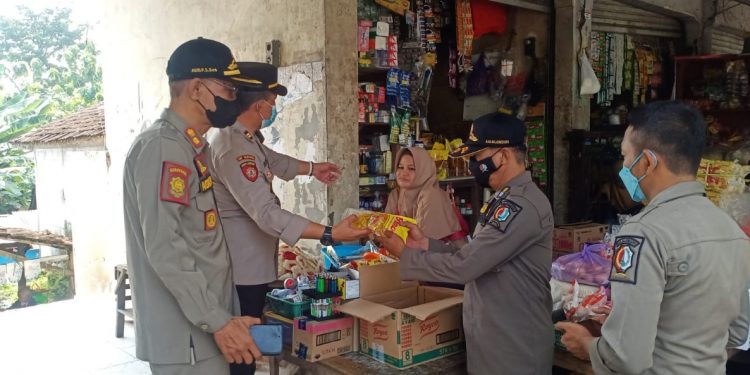Menjelang Ramadhan, Stok Minyak Goreng Dicek Langsung Kapolsek Margomulyo