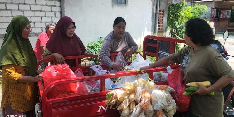 Beli Motor Roda Tiga Dengan Uang Logam, Sebagai Bakti Dua Bersaudara Untuk Sang Ibu