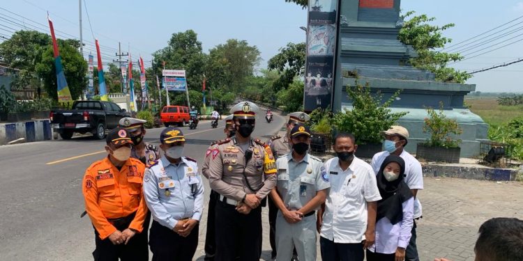 Forum Lalu Lintas Lakukan Rekayasa Lalin, Antisipasi Kemacetan Akibat Jembatan di Lamongan Ambles
