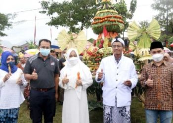 Bupati bersama Wabup Mojokerto Hadiri Ruwat Bumi di Desa Kembangbelor Pacet
