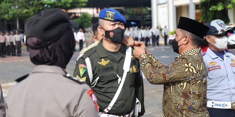 Pimpin Gelar Pasukan, Wabup Didampingi Dandim 0811 dan Kapolres Tuban