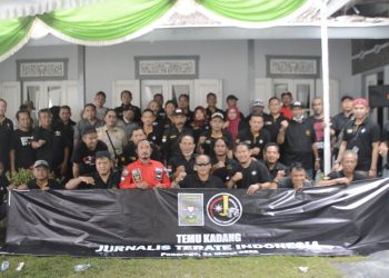 Temukadang Jurnalis Terate Indonesia Serta Penandatangan SK Untuk Persyaratan KEMENKUMKAM  Berjalan Lancar Dan Kondusif