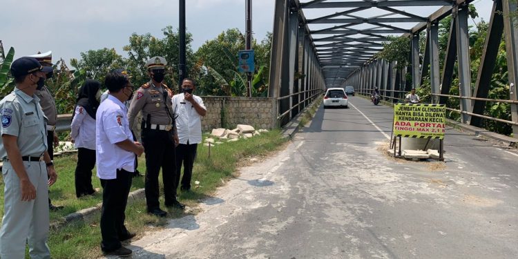 Bersama Forum LLAJ, Satlantas Cek dan Survei Jalur Poros Bojonegoro